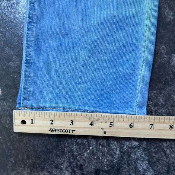 Old Navy Blue Light Wash Mid Rise Straight Women’s Jeans 8 Regular Used - Picture 12 of 12